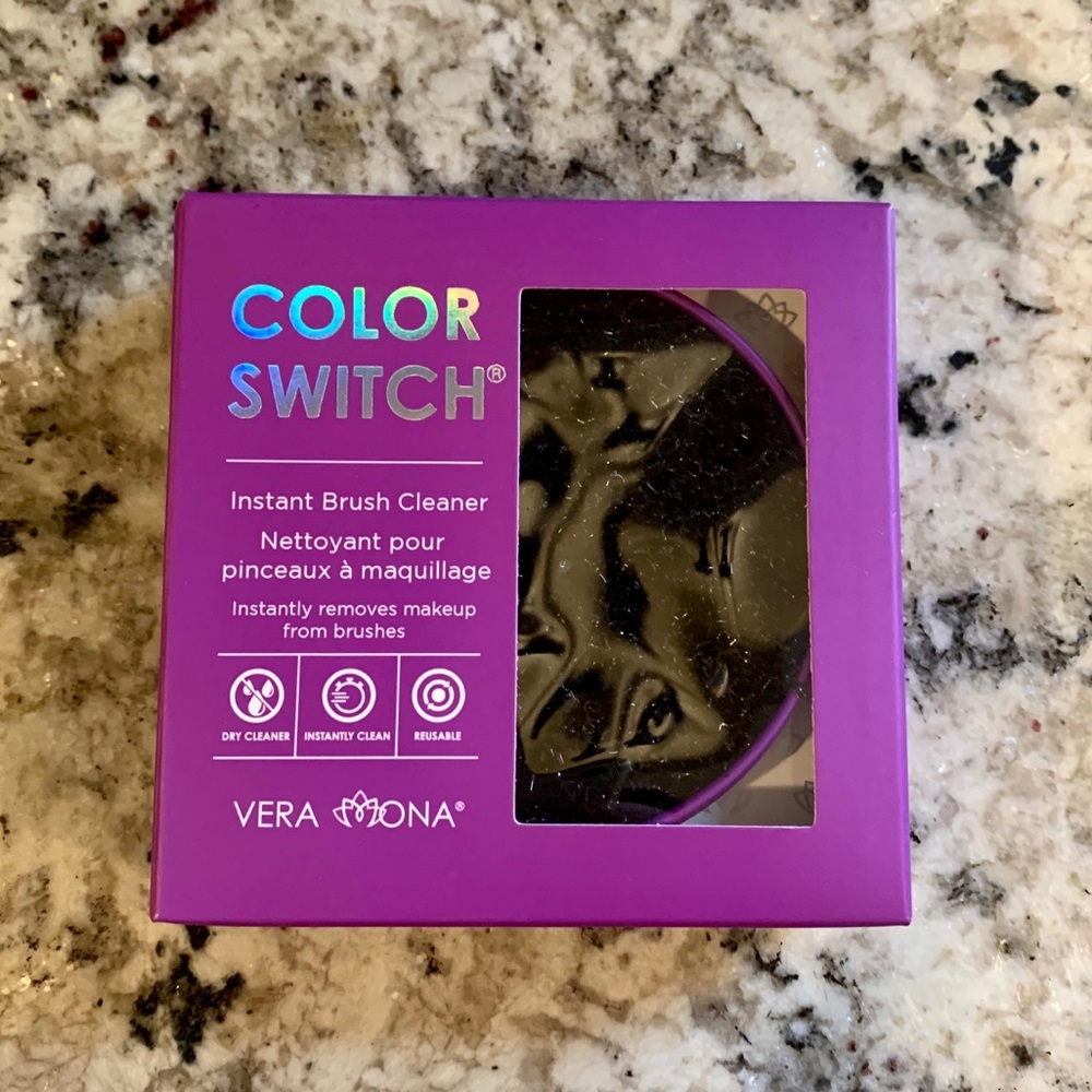NWT Vera Mona Color Switch